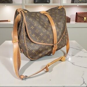 👜✨ Louis Vuitton Saumur 35 Double Flap Messenger – Monogram Canvas ✨👜